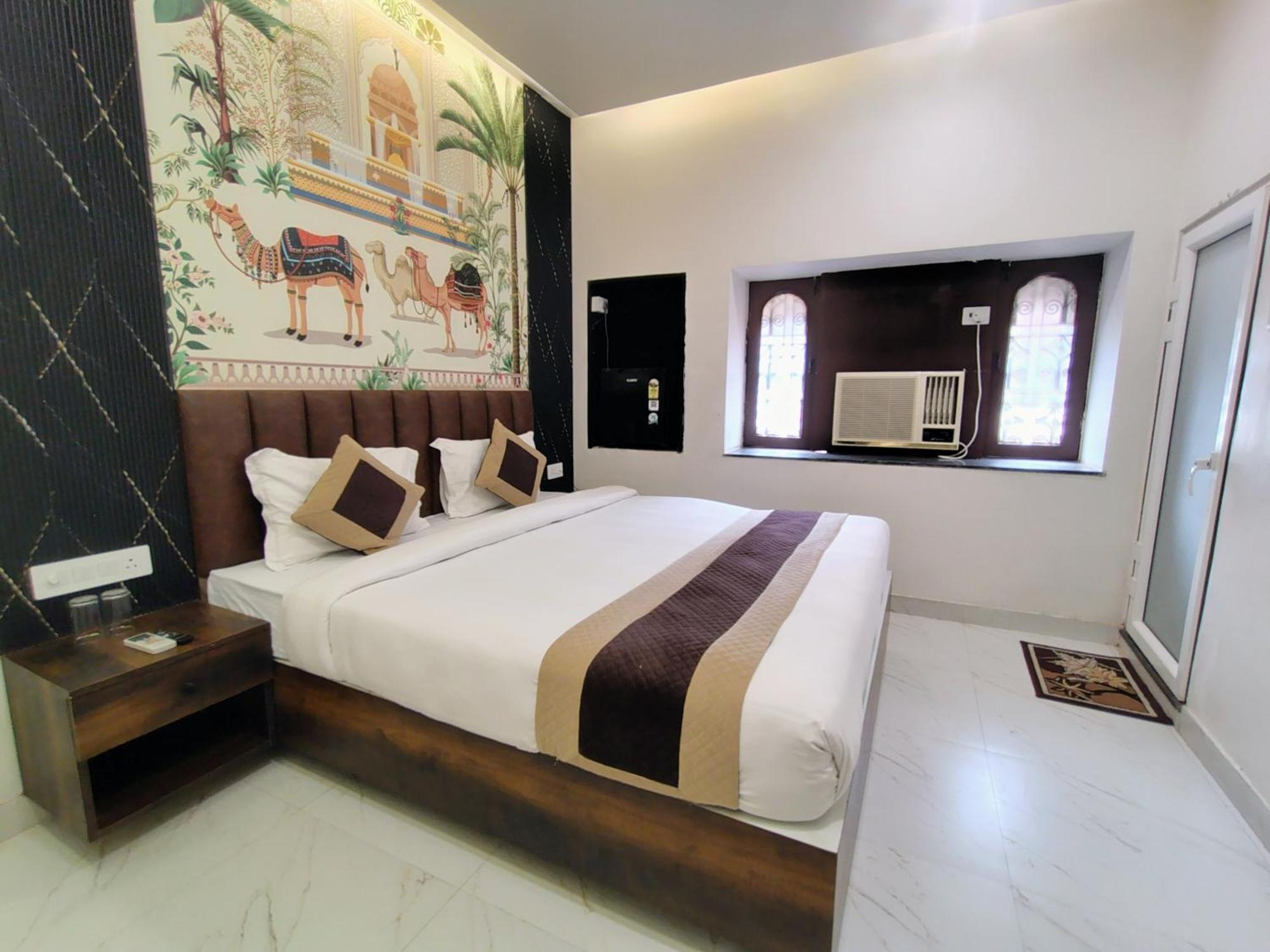 Hotel Mrk - Varanasi — Photos 1